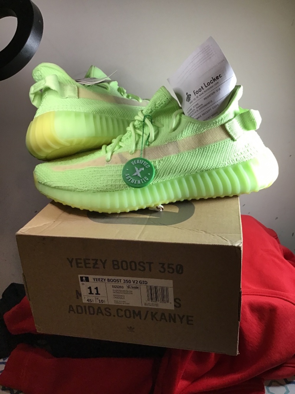 🔥Adidas, YEEZY BOOST 350 V2 GID, NIB, see photos, authentic 😎❤️🔥😎